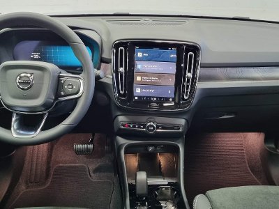 VOLVO C40
