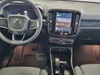 VOLVO C40