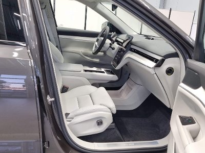 VOLVO EX90