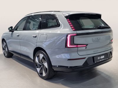 VOLVO EX90