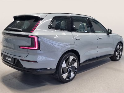 VOLVO EX90